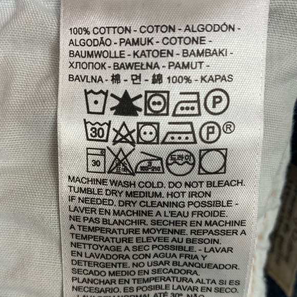 NWT Levi's 501 Mid-Rise Distressed Jean Shorts - Picture 4 of 4